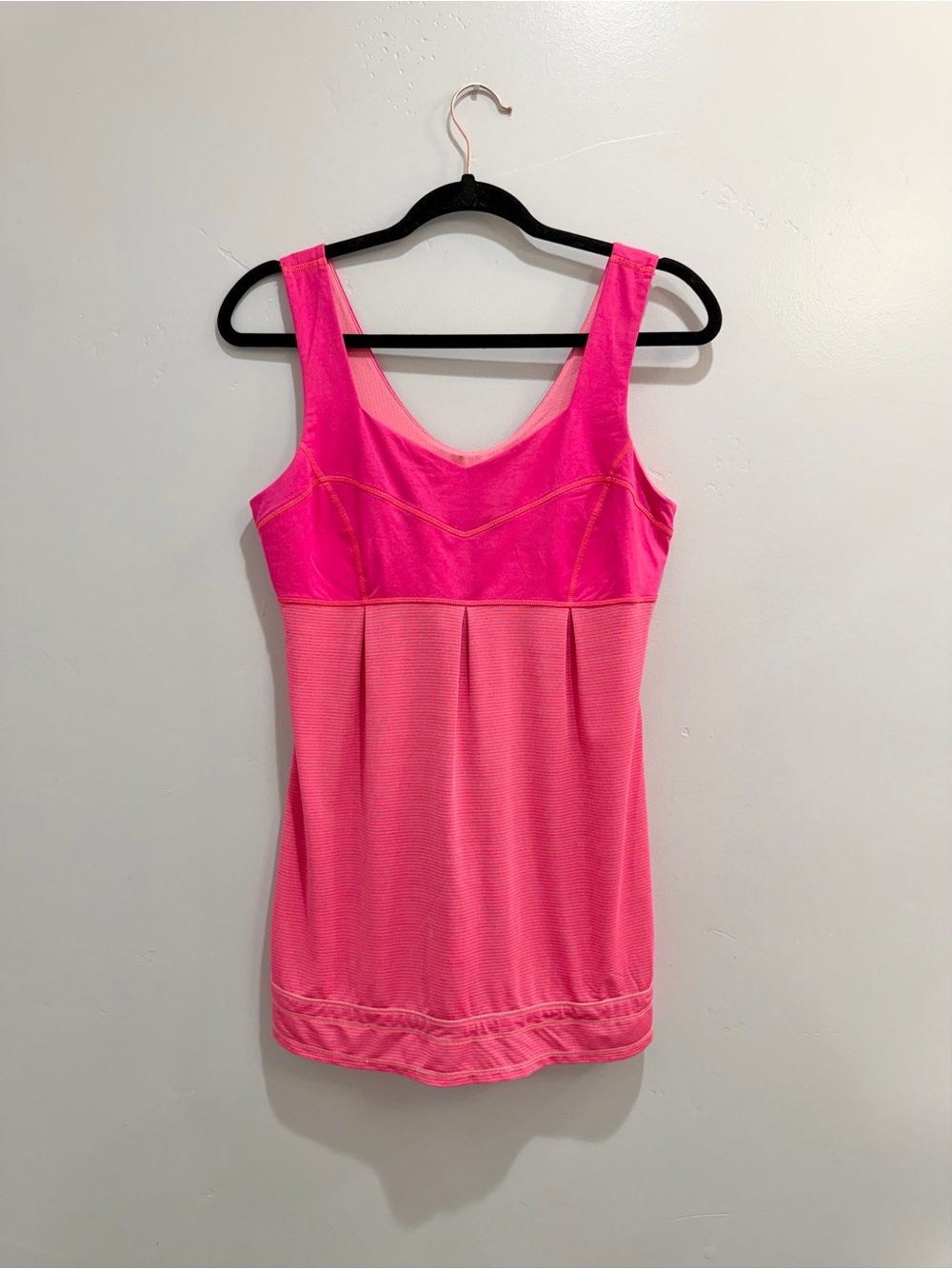 Lululemon Tame Me Tank Top Stripe Pink / Hot Pink Workout Women’s Size 10